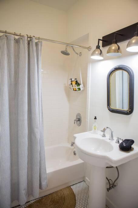 Object Hotel 1Br Room 3A Бисби Екстериор снимка